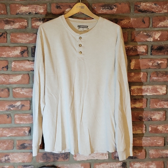 Levi's 3 Button Pullover - Picture 1 of 3